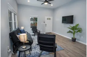 Your Dream Stay 4BR2BA Near Downtown Riverwalk - Image 4