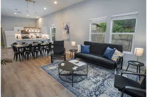 Your Dream Stay 4BR2BA Near Downtown Riverwalk - Image 2