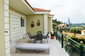 Villa Theano - Family House in Lixouri, Kefalonia - Image 4