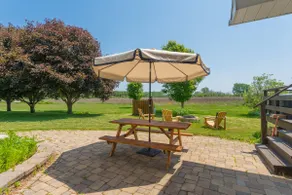 Luxury Hillside Farmhouse on The Bay of Quinte - Image 2
