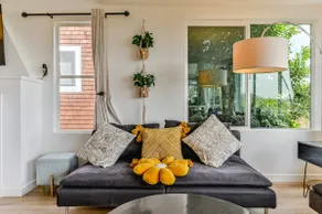 Seattle Skyline Retreat-Sleeps16 - Image 4