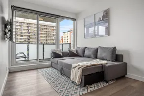 Stylish Serenity | Kensington | UG Parking | AC - Image 4