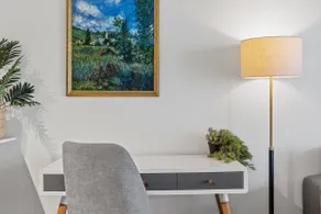 South Bank Living! ~ 1Bed, 1Bath, 1Car, Balcony - Image 3