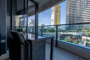 Oracle 2 - Central 2B in Broadbeach with Views - Image 3