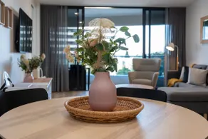 Oracle 2 - Central 2B in Broadbeach with Views - Image 2