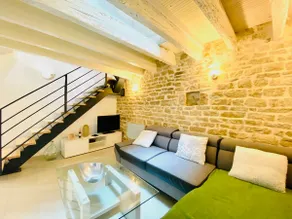 Triplex a stone's throw from the Maison Carrée - Image 2