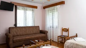 Fani's House Under Meteora - Image 5