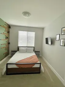 Wine Down the Townhome - Image 4