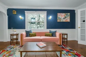 Mt. Lebanon | Luxe | King Bed | Work & Family Stay - Image 3