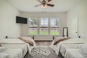Central Townhome Mins to FC stadium & The Domain - Image 4