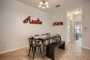 Central Townhome Mins to FC stadium & The Domain - Image 5