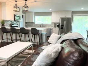 Modern Acreage near DFW airport - Image 5