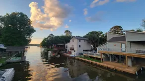 Cedar Lakehouse on Shadow Bay - Image 4