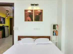 🄋🄌 Modern 2 Bedroom Apartment with Balcony - Image 3