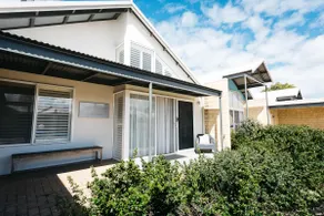 'Sea Breeze' Albany Bayside Villa 8 - Image 3