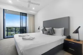 One Bedroom Panoramic Apartment! - Image 4