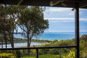Lakeview Ave Beach House - Image 3