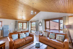 Douglas Fir Lodge with Hot tub - Image 2