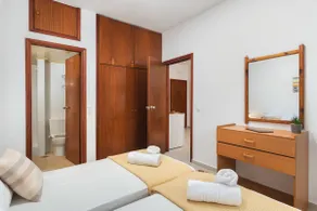 Economy apartment with swimming pool - Image 5
