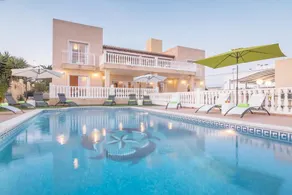 Villa med pool. Meget tæt på Ibiza og Playa d'en Bossa - Image 3