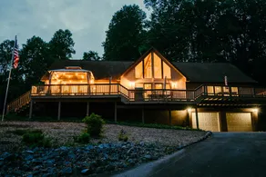 Lakefront 3BR+Loft | Dock | Firepit | Kayaks - Image 2
