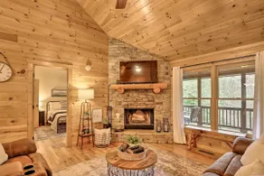 Cozy Cabin at a Mountain Resort 4 Mi to Downtown! - Image 3
