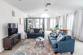 Private space + mountain views - Image 5