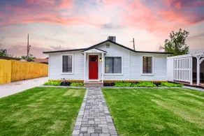 Palm · Bungalow at Palm w/ Fire pit + steps from Downtown - Image 2