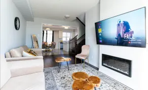 Entire Modern Home - Image 3