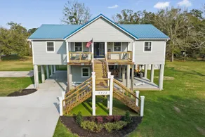 Bayou Front Home with Heated Pool and Fire Pit - Image 5