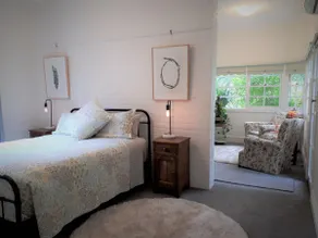 The Old Chiltern Bank - Bed & Breakfast - Image 2