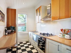 The Old Chiltern Bank - Bed & Breakfast - Image 5