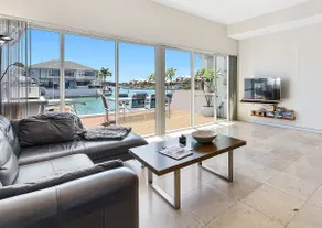 Waterfront Bliss - Canal Villa Mandurah - Image 2