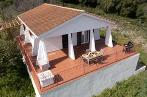 Salty Pebble House - Image 3