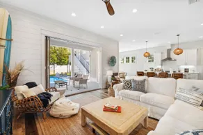 Malibu Chic beach home w/private pool. 7 min walk to the Beach! - Image 4
