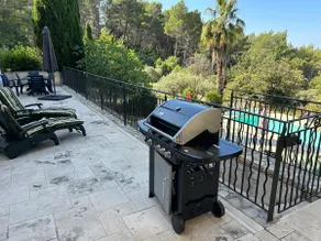 Studio in wooded estate - heated pool and AC - Image 4