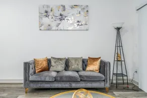 Refined Comforts: Luxe Stay in Whitestown Indiana - Image 3