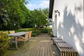 Apartment with beautiful views - Image 2