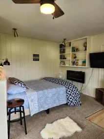 Charming West Studio in Lovely Estate Property - Image 3