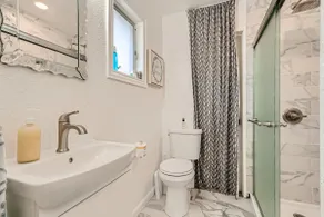 Charming West Studio in Lovely Estate Property - Image 2