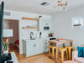 City Guesthouse in beautiful Historic Downtown Sanford - Image 5
