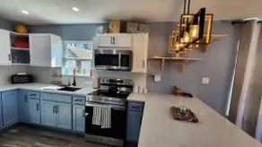 Texoma Casa Azul Contemporary & Comfortable - Image 2