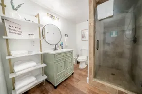 Cute and Cozy Basement Apartment - Image 3