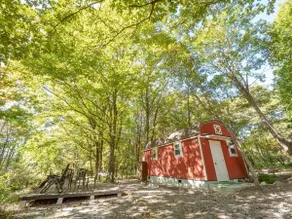 Private sauna! Hot tubs! Camping, pizza, and BBQ! Enjoy the outdoors in a cute cottage with a large garden - Image 3