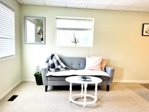 Secret Garden 1 bedroom suite with parking - Image 4
