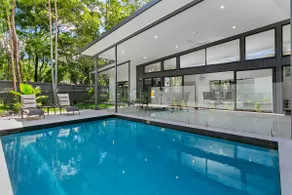 Tiino Villa with Heated Pool Clifton Beach - Image 2