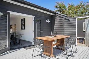 Charming 3BR renovated house - Image 2