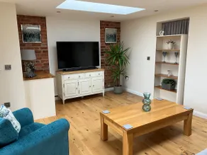 Honeyberry Cottage -PART OF ALTON COTTAGES - Image 3
