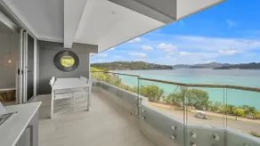 * 208 * Frangipani Hamilton Island - Image 3