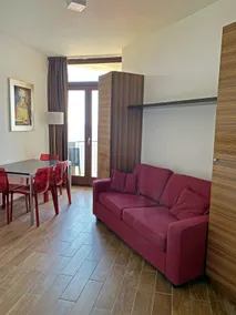 Spacious apartment with breathtaking sea views - Image 4
